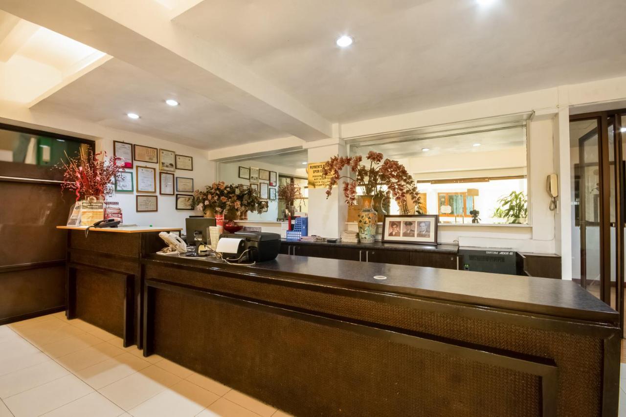 Vaccinated Staff - Oyo 465 Ford'S Inn Cebu Exterior foto